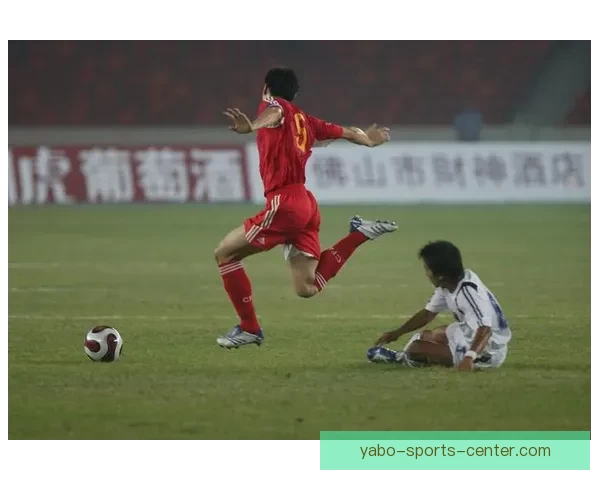 比朔夫训练中屡次错失射门机会今日终于在比赛中成功实现